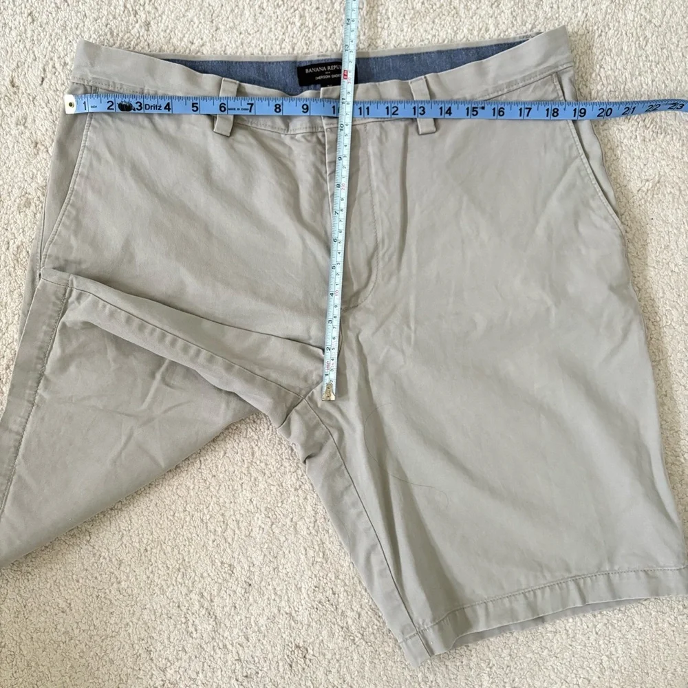 Banana Republic Men's Emerson Stone Gray Flat Front Shorts